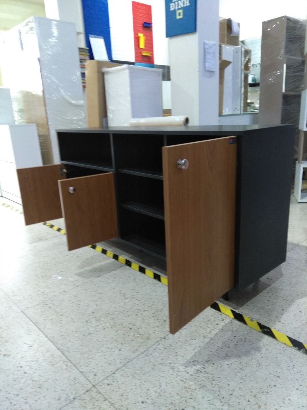 Tu phong an go hien dai Debbie 4 Tủ phòng ăn gỗ hiện đại Debbie (4)