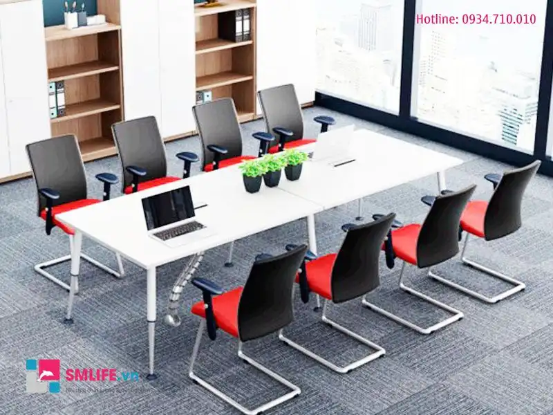 Ghế chân quỳ bọc vải dễ phối cùng với nội thất phòng họp hiện đại | SMLIFE.vn