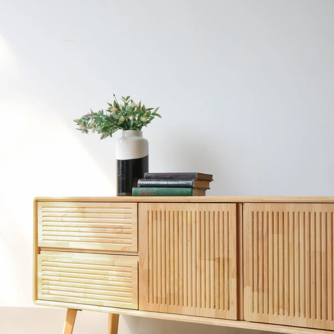 Ke tivi go tu nhien Sola 5 Ke tivi go tu nhien Sola 5