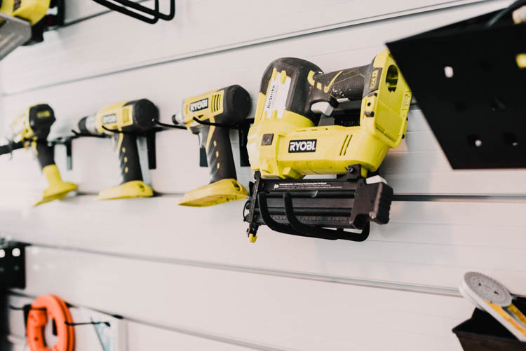 slatwall cho gara treo len tuong gon ngay loi i SMLIFE 7 Image