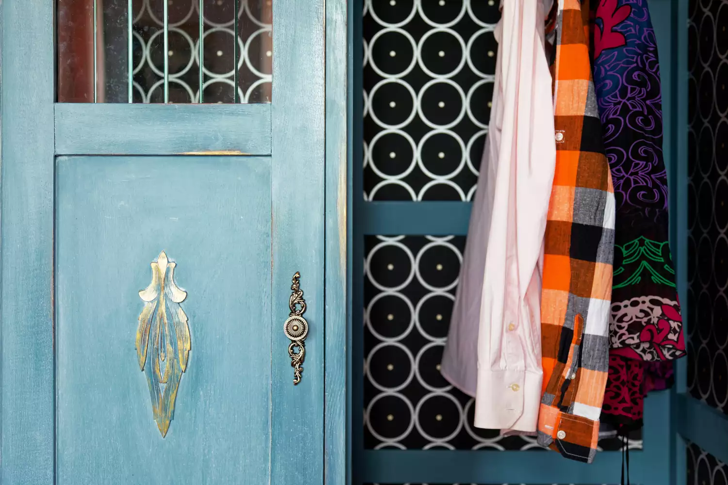 25 giai phap thay the tu quan ao cho phong ngu gon ep SMLIFE 12 Image