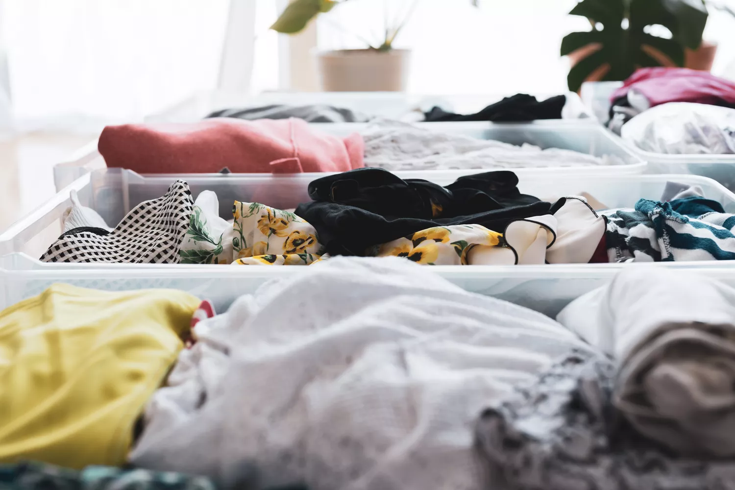 25 giai phap thay the tu quan ao cho phong ngu gon ep SMLIFE 6 Image