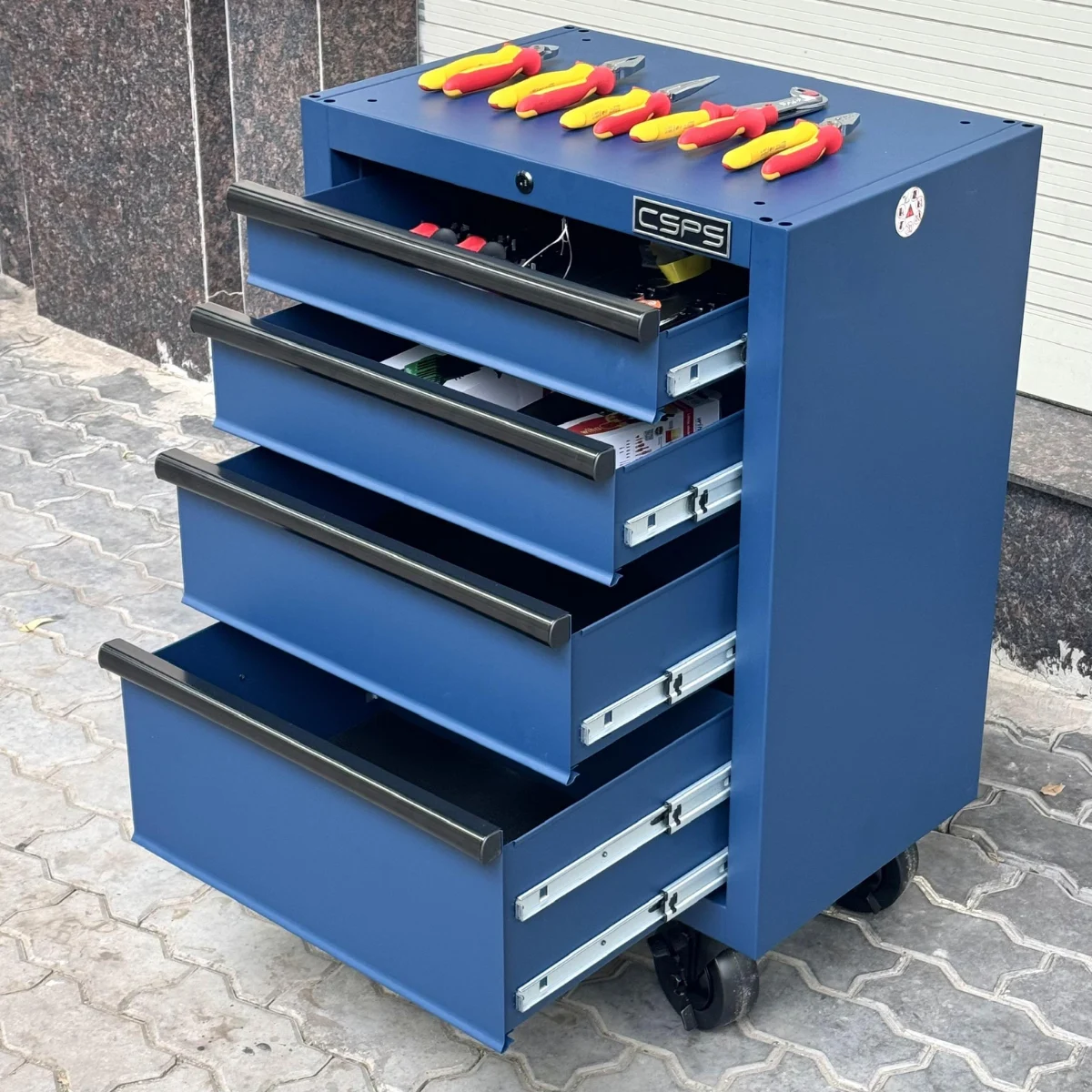 Tu do nghe sua chua o to CSPS 61cm mau xanh – 04 hoc keo 4 Tu do nghe sua chua o to CSPS 61cm mau xanh – 04 hoc keo 4